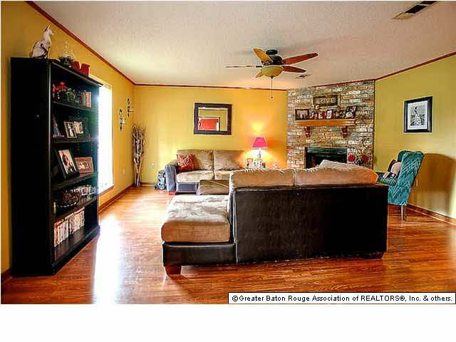 9053 Rathmoor Avenue Central, LA 70714 - Photo 7 of 19 Gallery Image 7
