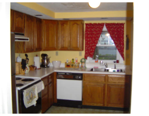 29 Hartford Road Worcester, MA 01606 - Photo 4 of 13 Gallery Image 4