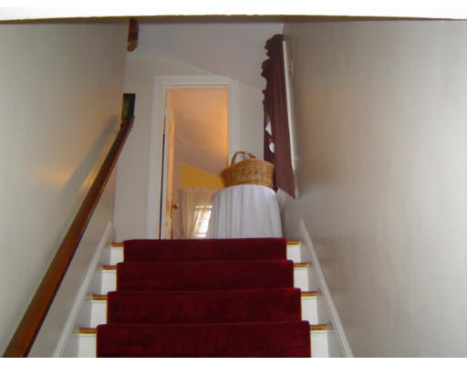 29 Hartford Road Worcester, MA 01606 - Photo 6 of 13 Gallery Image 6