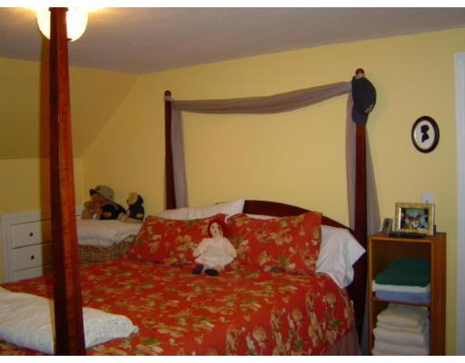 29 Hartford Road Worcester, MA 01606 - Photo 10 of 13 Gallery Image 10