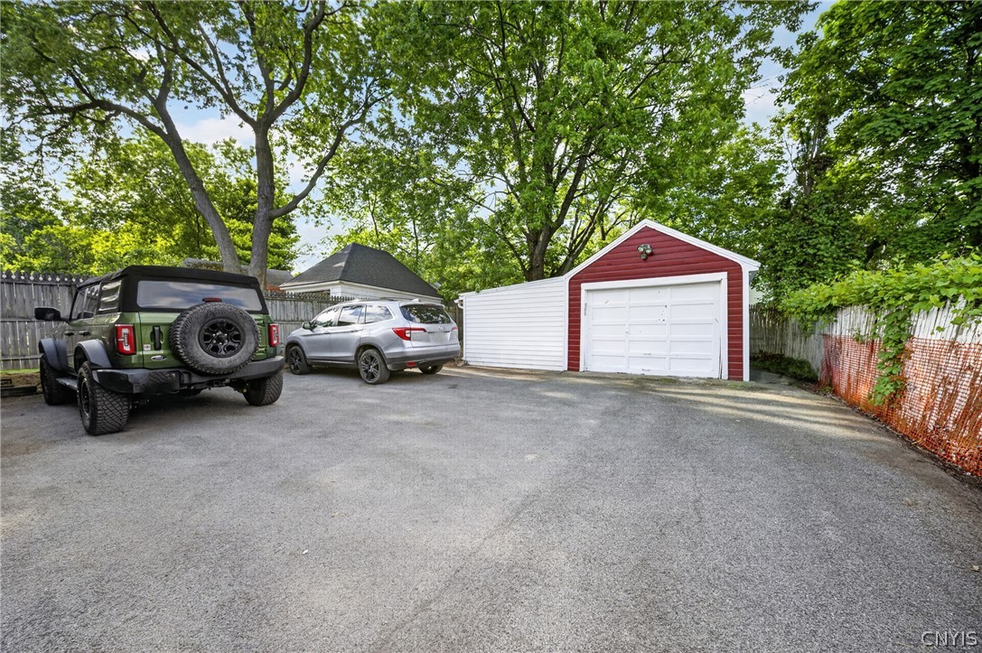 148 Winthrop Road Syracuse, NY 13206 - Photo 43 of 45