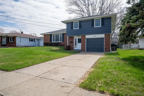 $279,900 | 69 Laurelton Drive, West Seneca, NY 14224