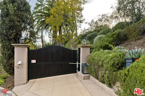 a view of a entryway door of the house