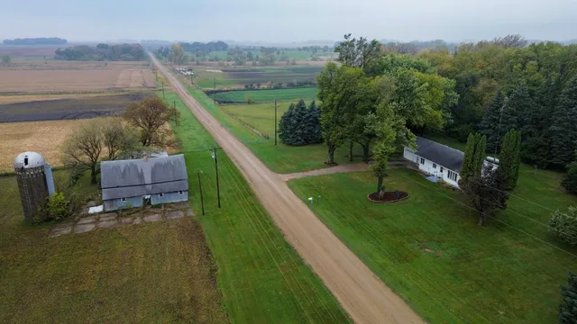 $234,000 | 21848 820th Avenue, Renville, MN 56284