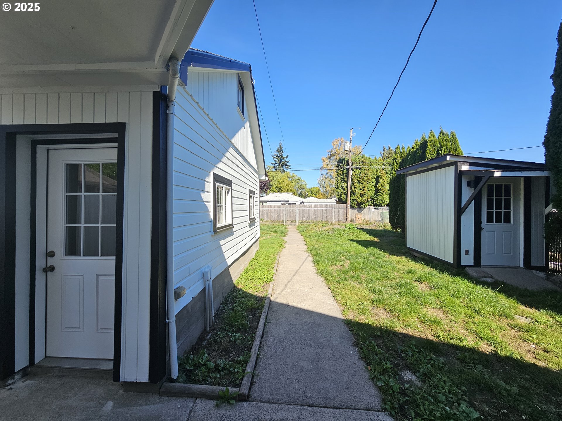 3128 Garfield Street Longview, WA 98632 - Photo 12 of 48 a view of a house with a small yard