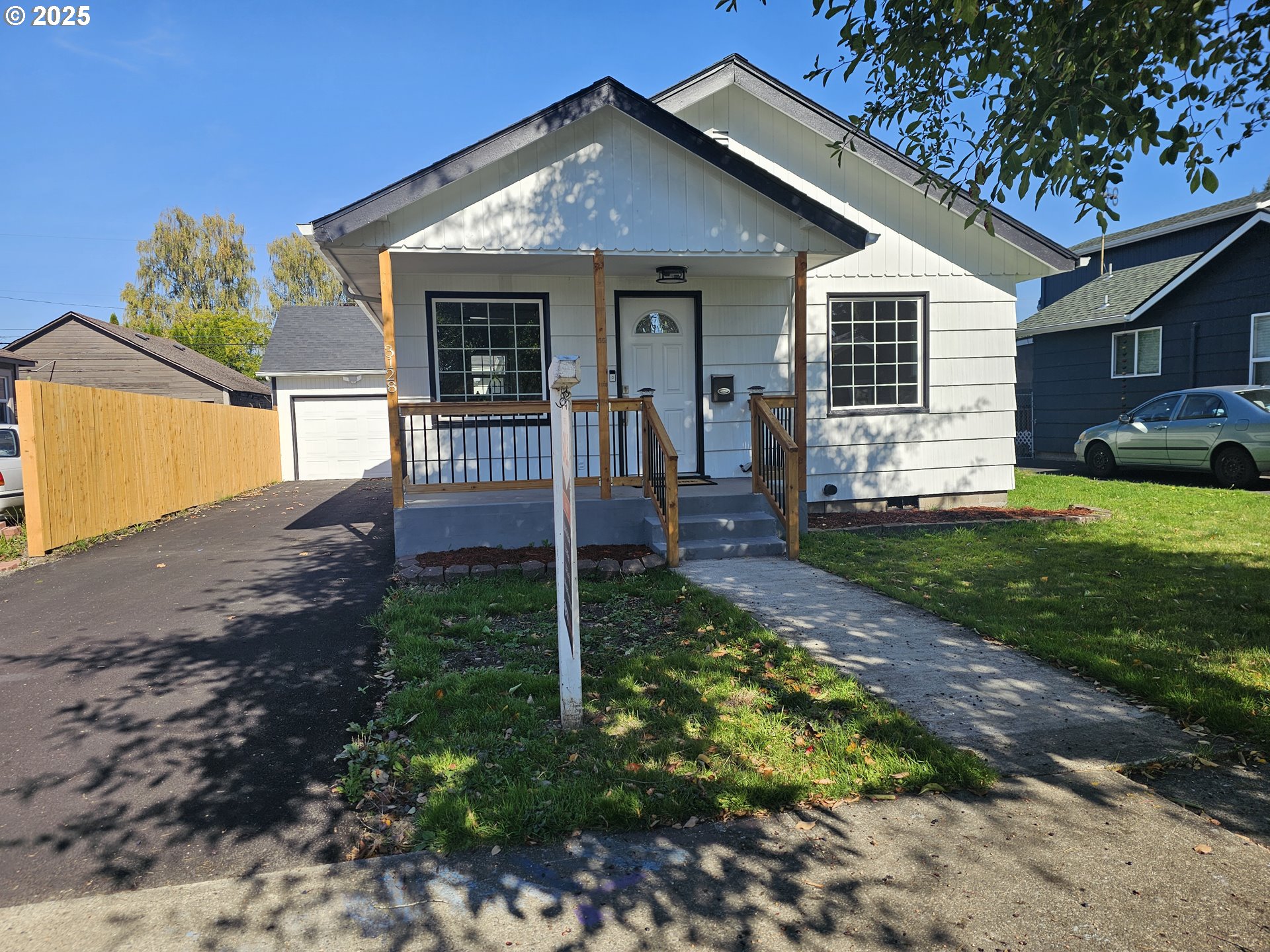 3128 Garfield Street Longview, WA 98632 - Photo 2 of 48 a front view of a house with a yard