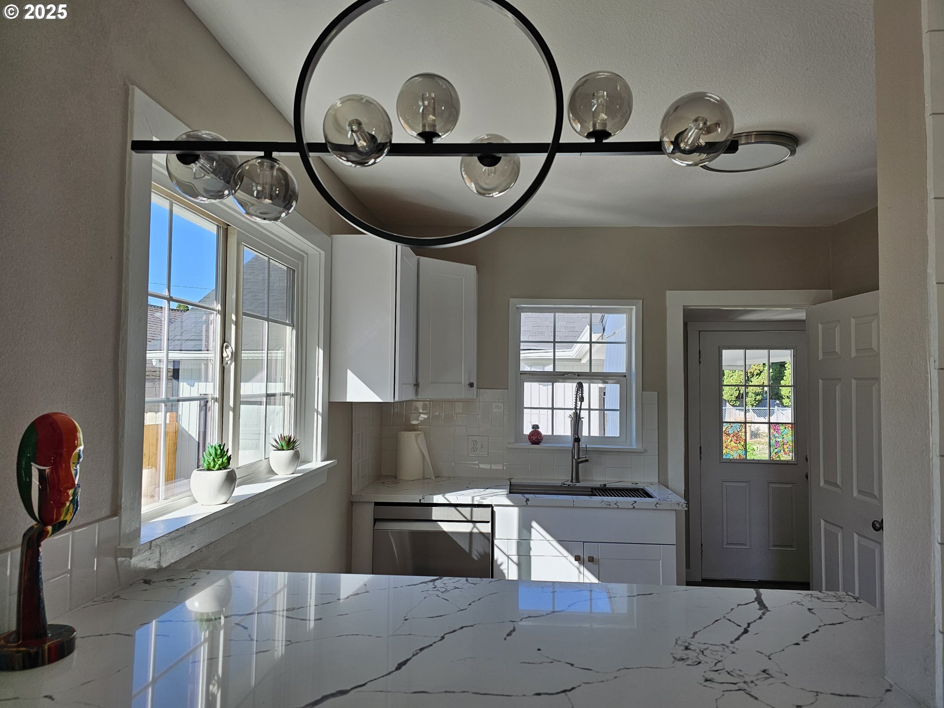 3128 Garfield Street Longview, WA 98632 - Photo 22 of 48 view of hall way with furniture