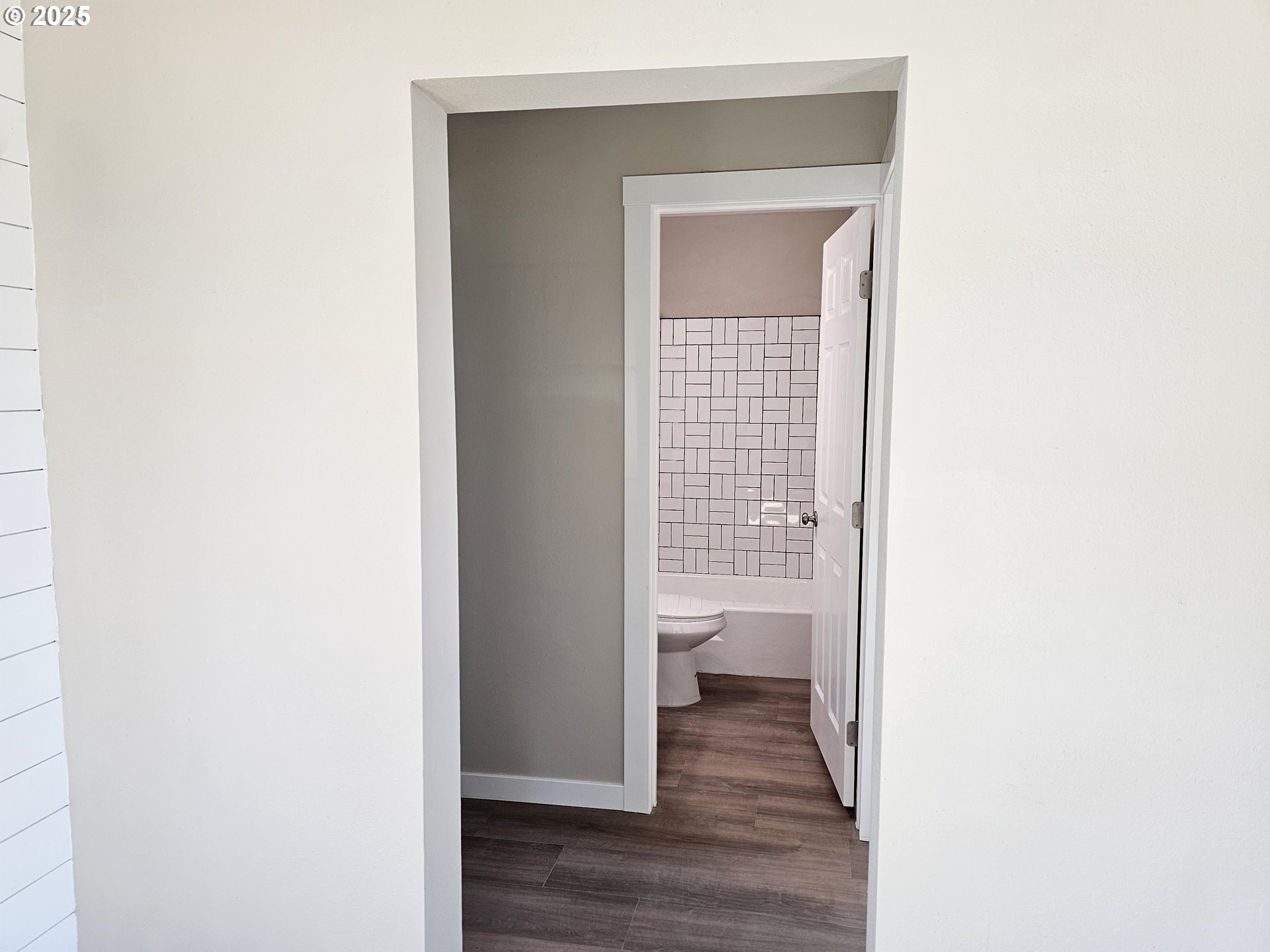 3128 Garfield Street Longview, WA 98632 - Photo 29 of 48 a view of a bathroom from a hallway