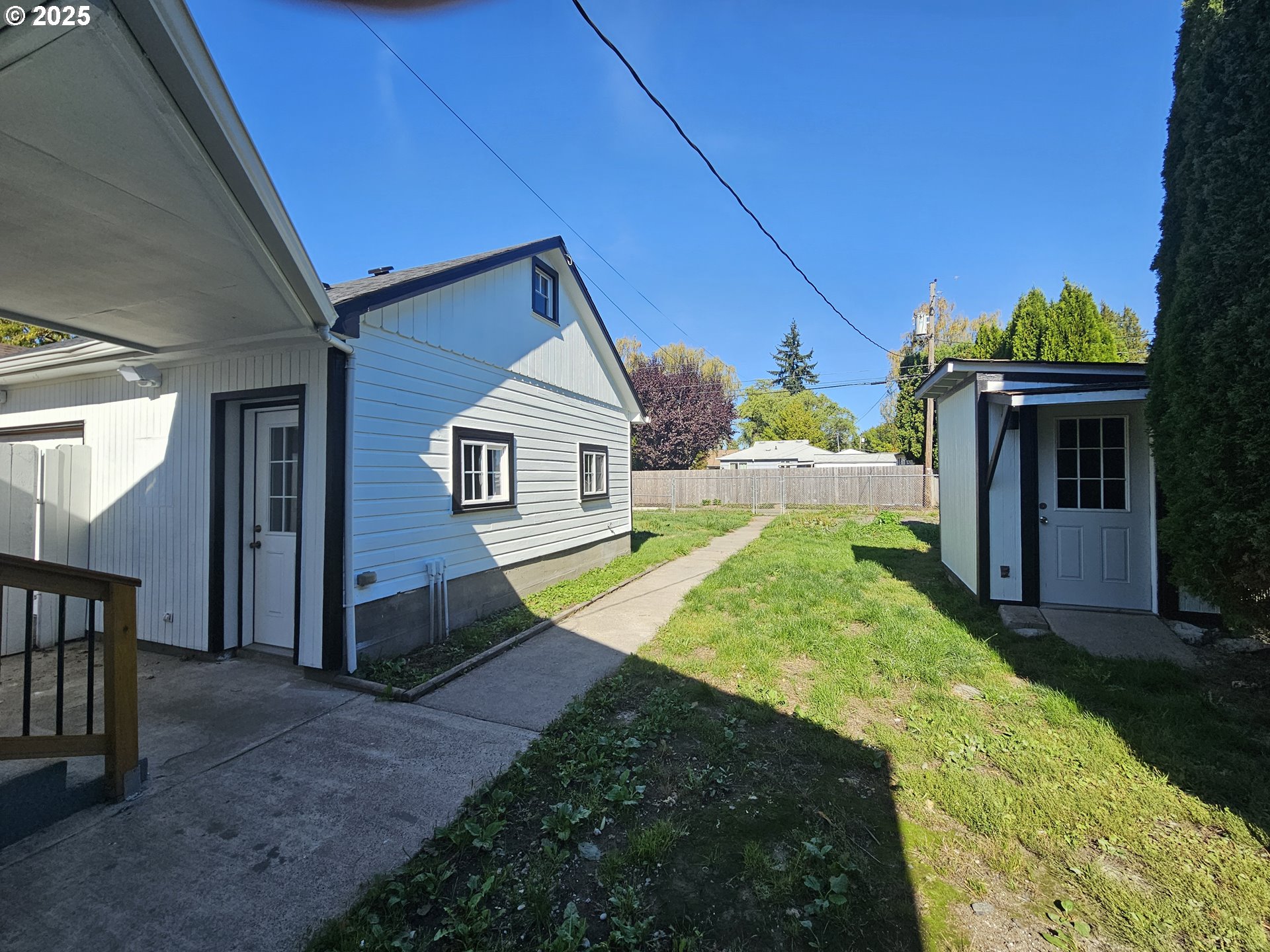 3128 Garfield Street Longview, WA 98632 - Photo 9 of 48 a front view of a house with a yard