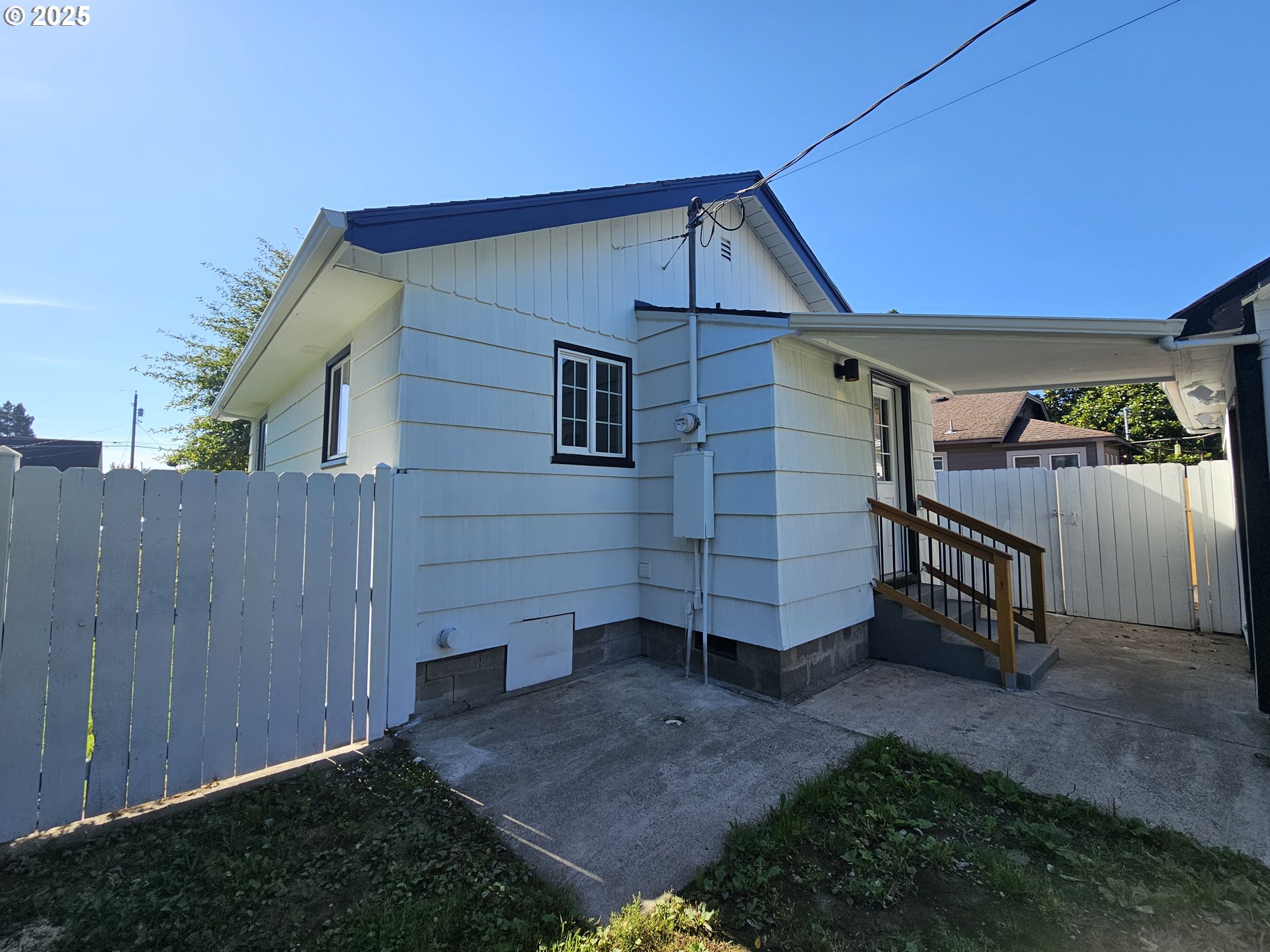 3128 Garfield Street Longview, WA 98632 - Photo 10 of 48 a view of a house with a yard