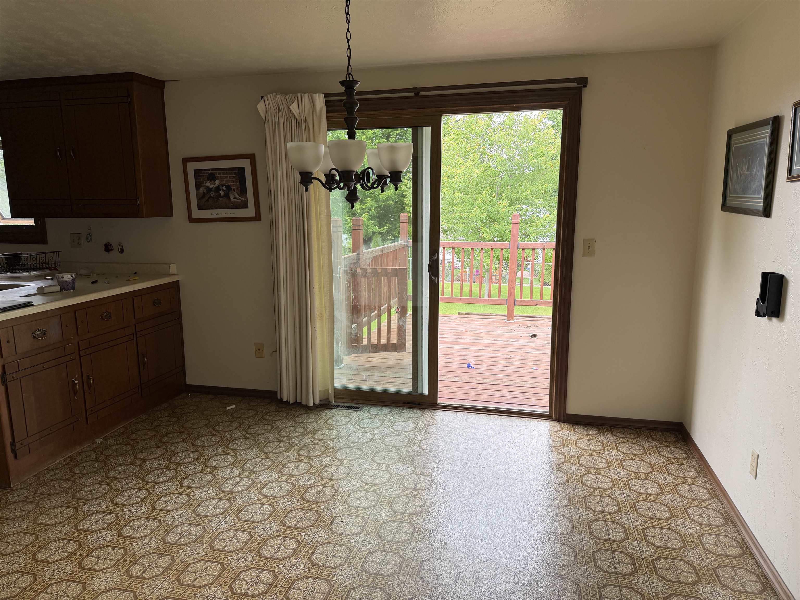 553 Delwiche Road Green Bay, WI 54302 - Photo 12 of 27