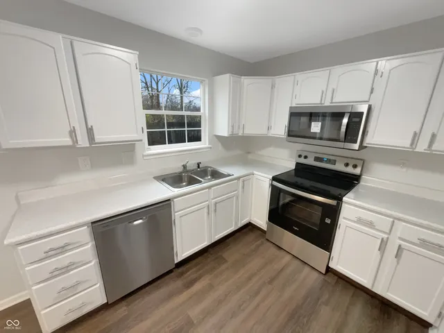 $265,000 | 1076 Halifax Lane, Indianapolis, IN 46231