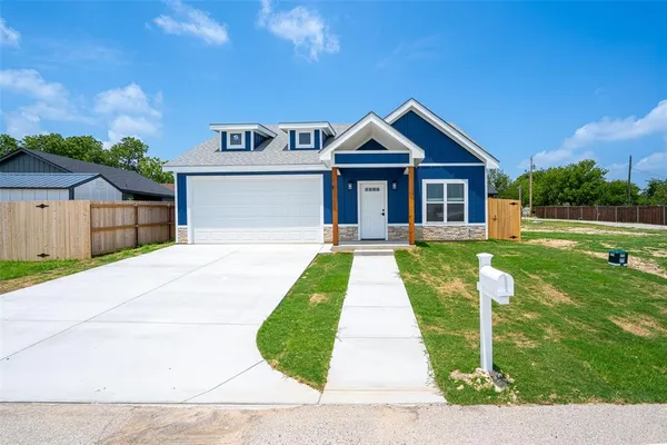 $325,000 | 710 North Post Oak Street, Dublin, TX 76446