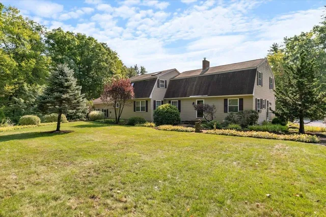 $677,700 | 49 Robinson Road, Bow, NH 03304