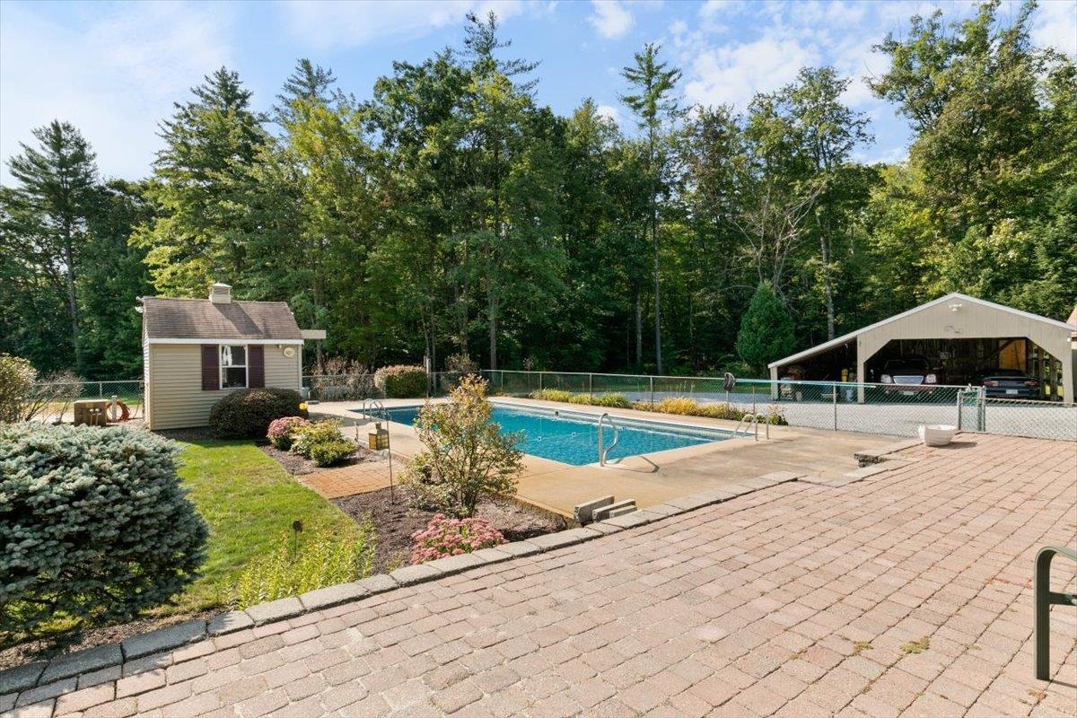 49 Robinson Road Bow, NH 03304 - Photo 13 of 39