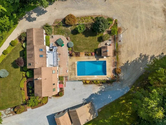 $677,700 | 49 Robinson Road, Bow, NH 03304