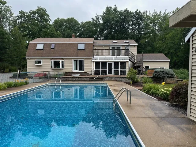 $677,700 | 49 Robinson Road, Bow, NH 03304