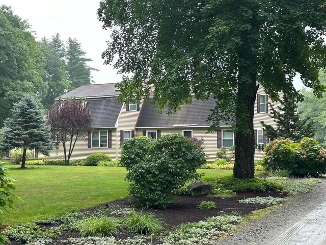 $677,700 | 49 Robinson Road, Bow, NH 03304