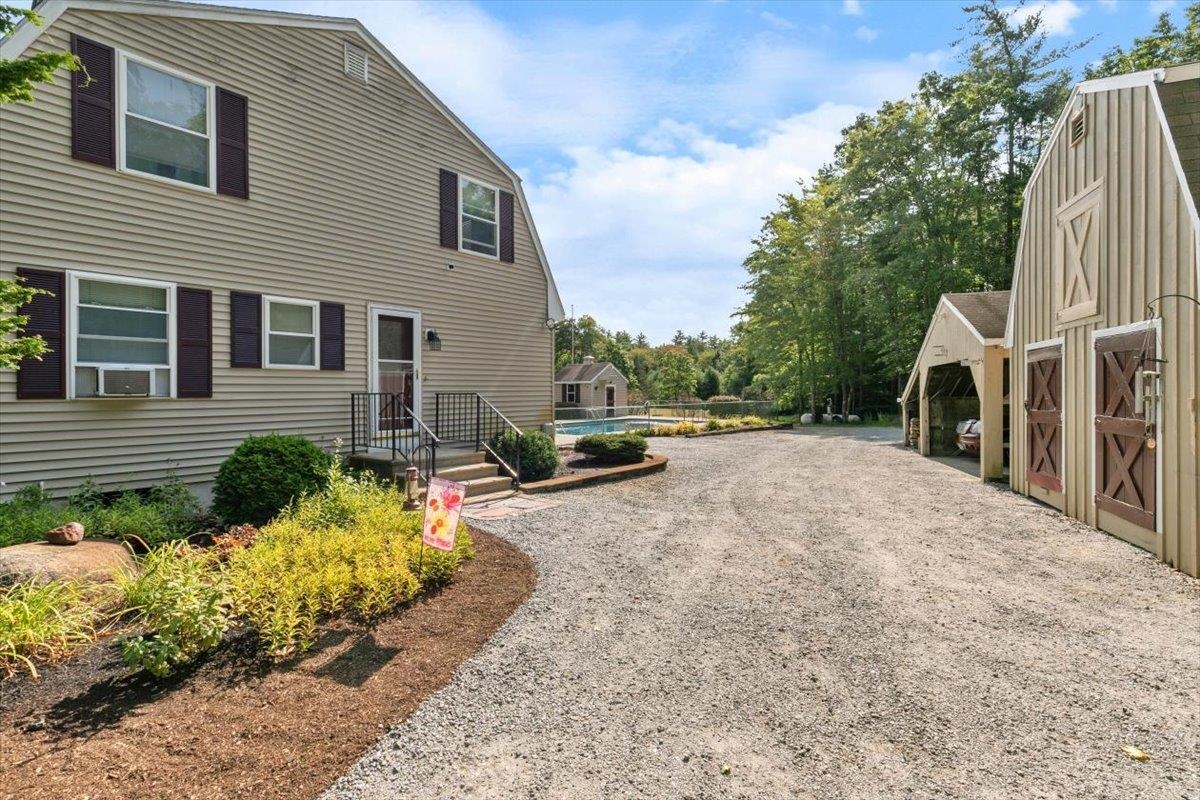 49 Robinson Road Bow, NH 03304 - Photo 7 of 39