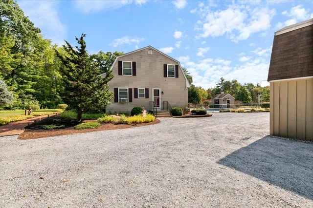 $677,700 | 49 Robinson Road, Bow, NH 03304