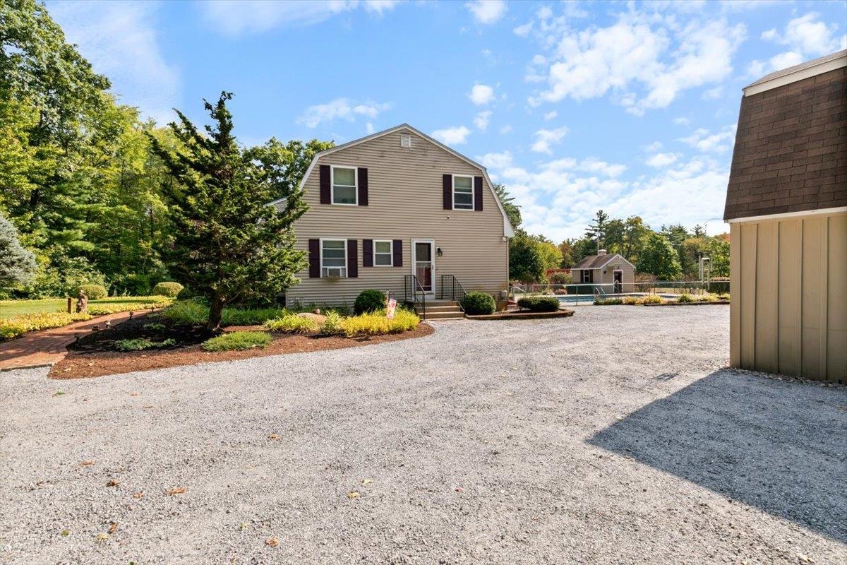 49 Robinson Road Bow, NH 03304 - Photo 8 of 39