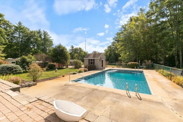 $677,700 | 49 Robinson Road, Bow, NH 03304