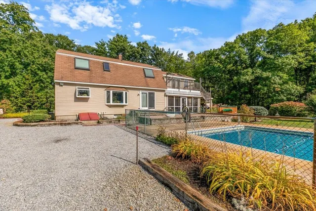 $677,700 | 49 Robinson Road, Bow, NH 03304