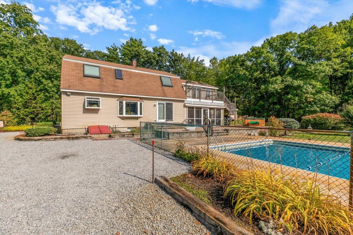 49 Robinson Road Bow, NH 03304 - Photo 10 of 39