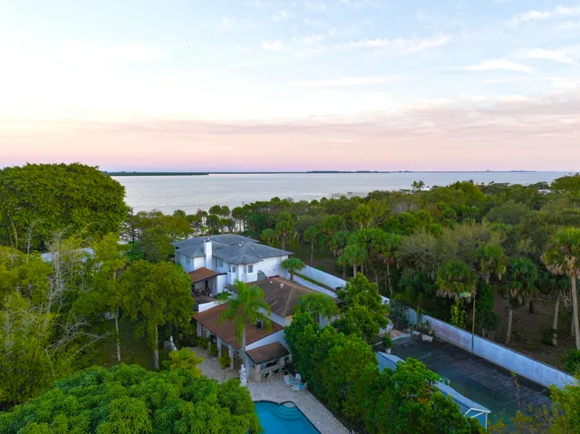 $1,950,000 | 1009 South Indian River Drive, Fort Pierce, FL 34950