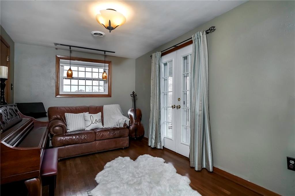 305 Blackstone Road Coraopolis, PA 15108 - Photo 12 of 25 Gallery Image 12
