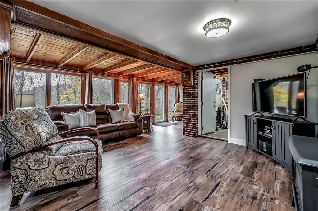 305 Blackstone Road Coraopolis, PA 15108 - Photo 17 of 25 Gallery Image 17