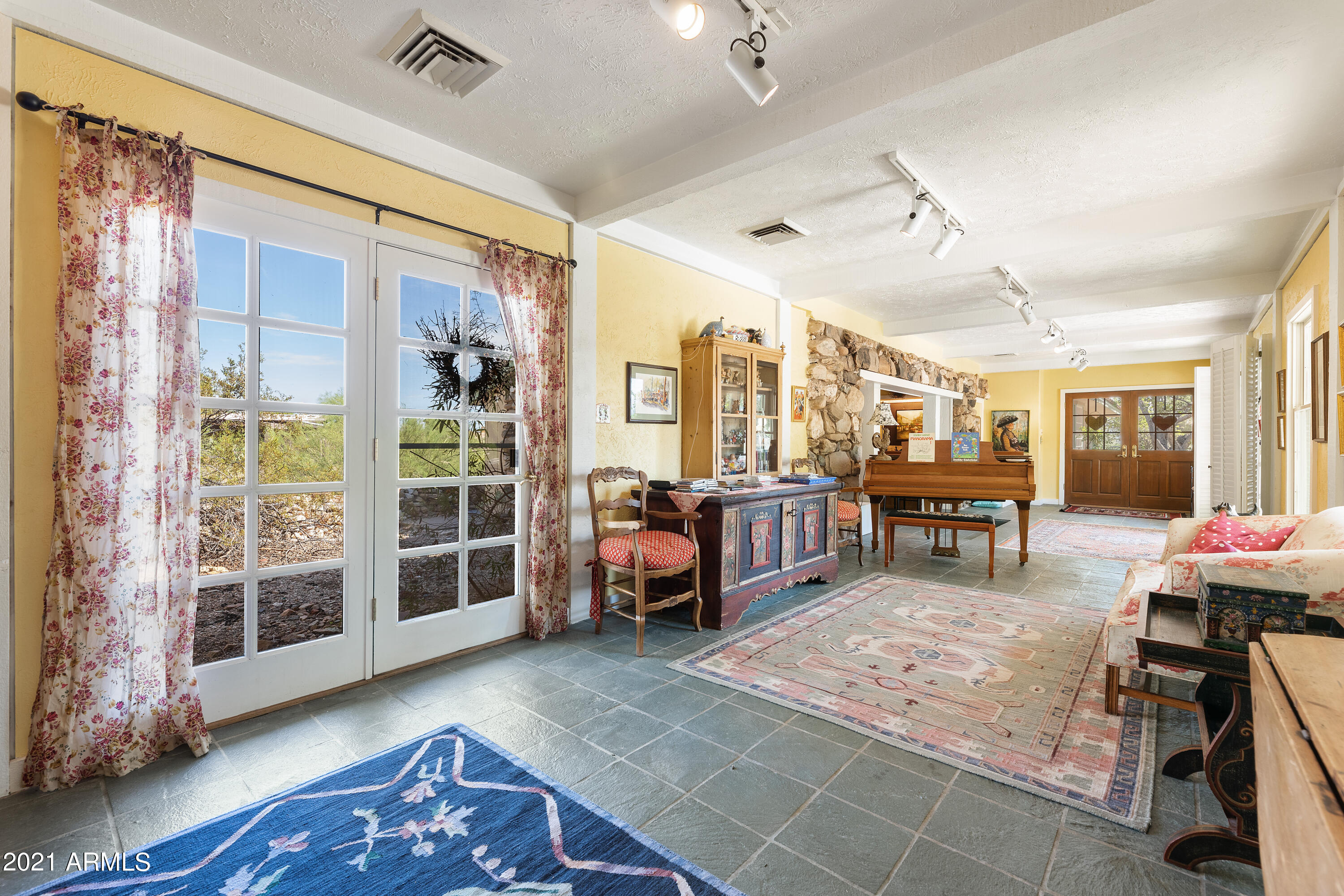 6234 East Catesby Road Paradise Valley, AZ 85253 - Photo 8 of 15 7D3A1484