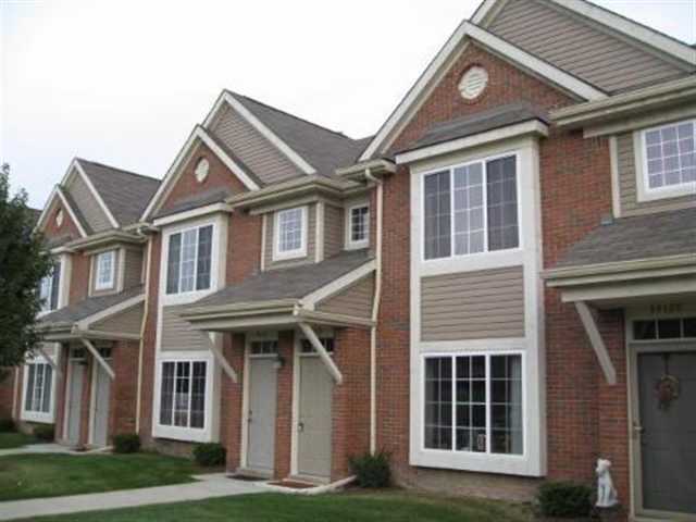 34092 Utica Road Fraser, MI 48026 - Photo 1 of 12 31077244.JPG