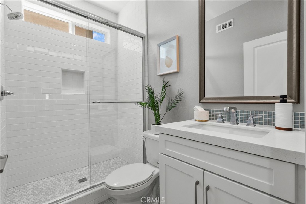 18138 Tableau Way Saugus, CA 91350 - Photo 22 of 46