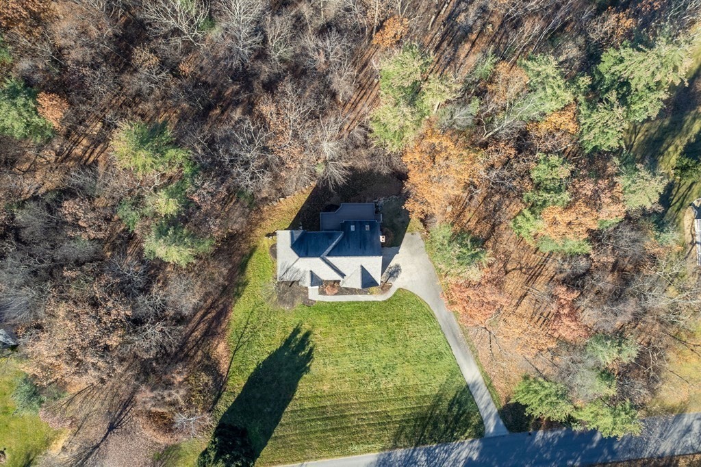 41 Mockingbird Hill Road Windham, NH 03087 - Photo 32 of 36