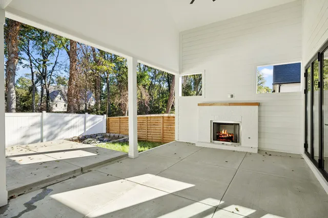 a view of an outdoor space