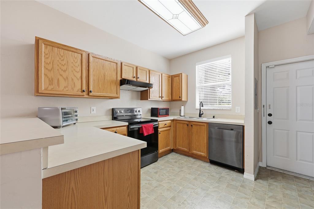 3901 Southwest 20th Avenue, Unit 401 Gainesville, FL 32607 - Photo 3 of 28