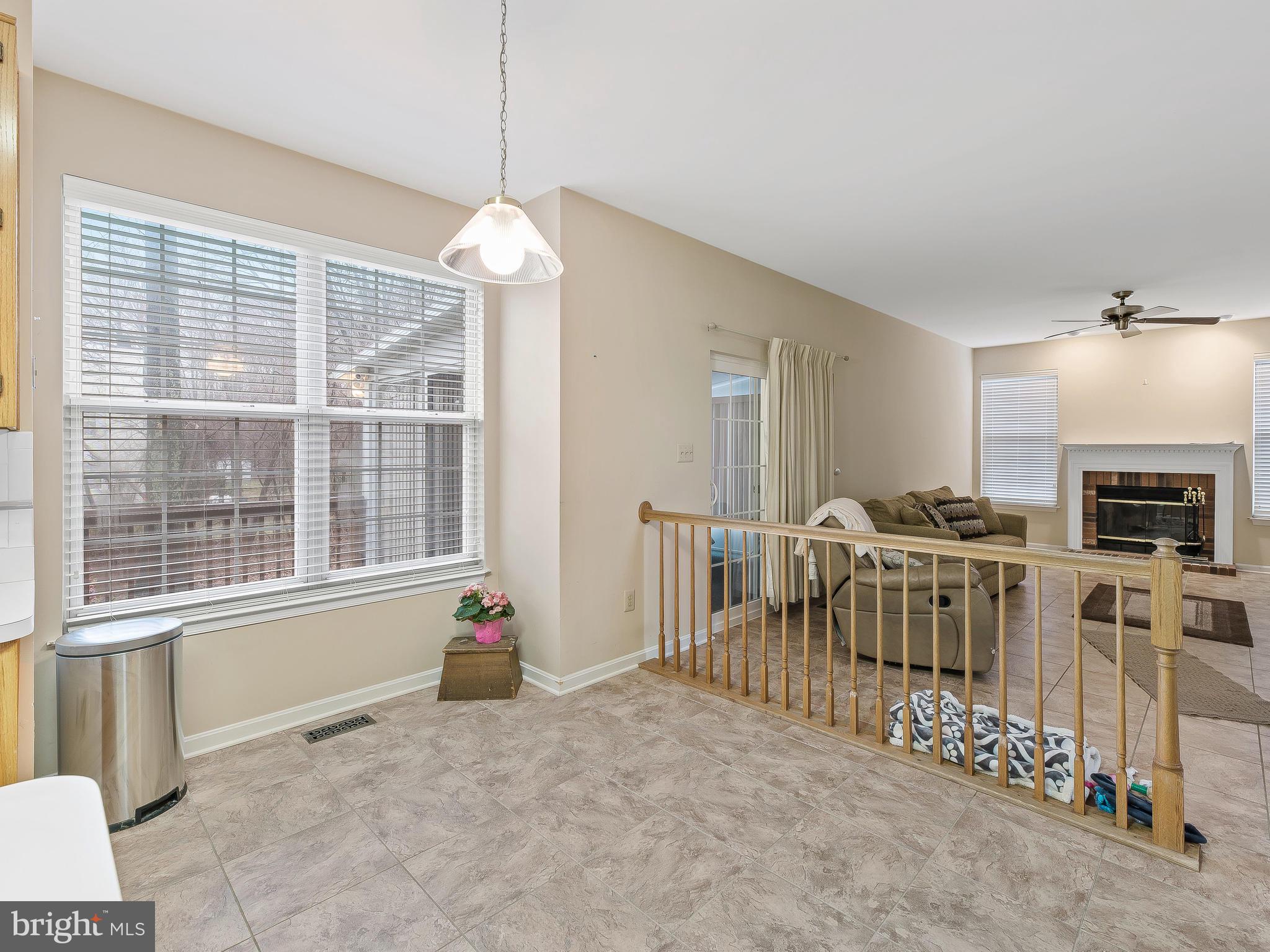 1361 Old Water Oak Point Road Pasadena, MD 21122 - Photo 17 of 41 Breakfast nook