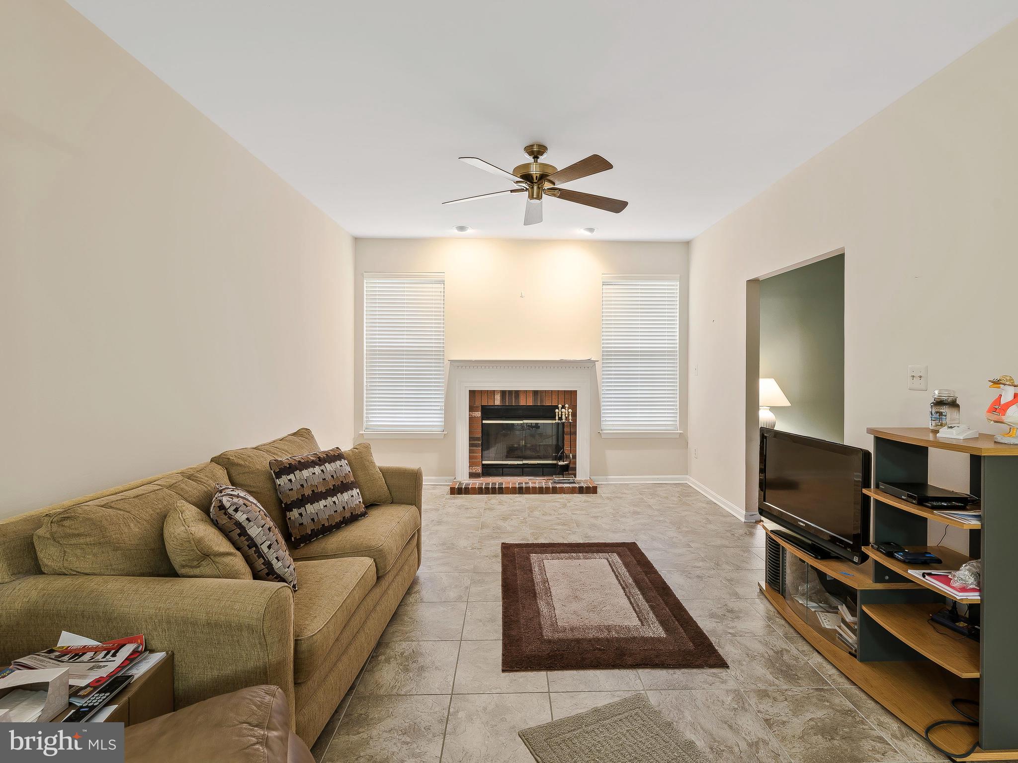1361 Old Water Oak Point Road Pasadena, MD 21122 - Photo 19 of 41 Family Room