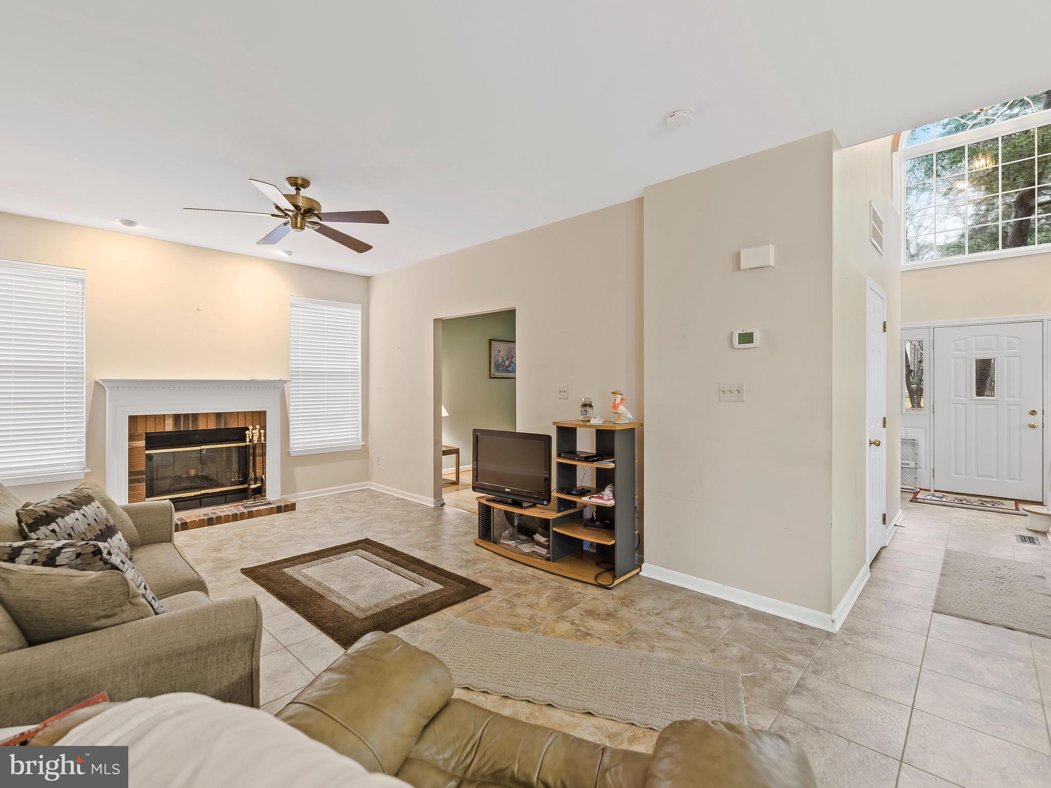 1361 Old Water Oak Point Road Pasadena, MD 21122 - Photo 20 of 41 Family Room