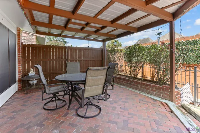 $237,000 | 15581 7 Pines Avenue, Baton Rouge, LA 70817