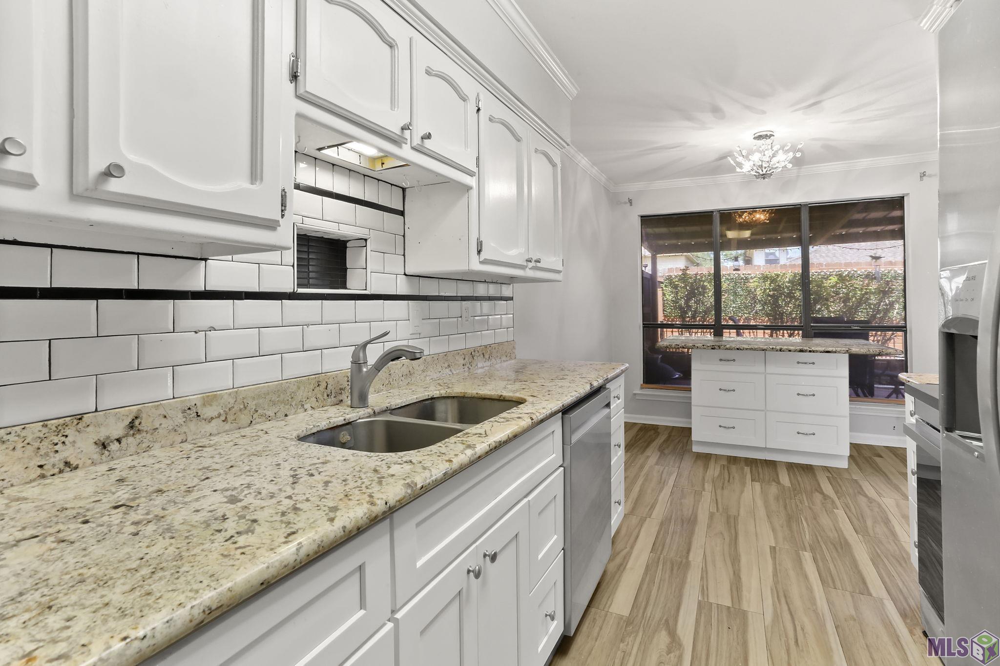 15581 7 Pines Avenue Baton Rouge, LA 70817 - Photo 2 of 19