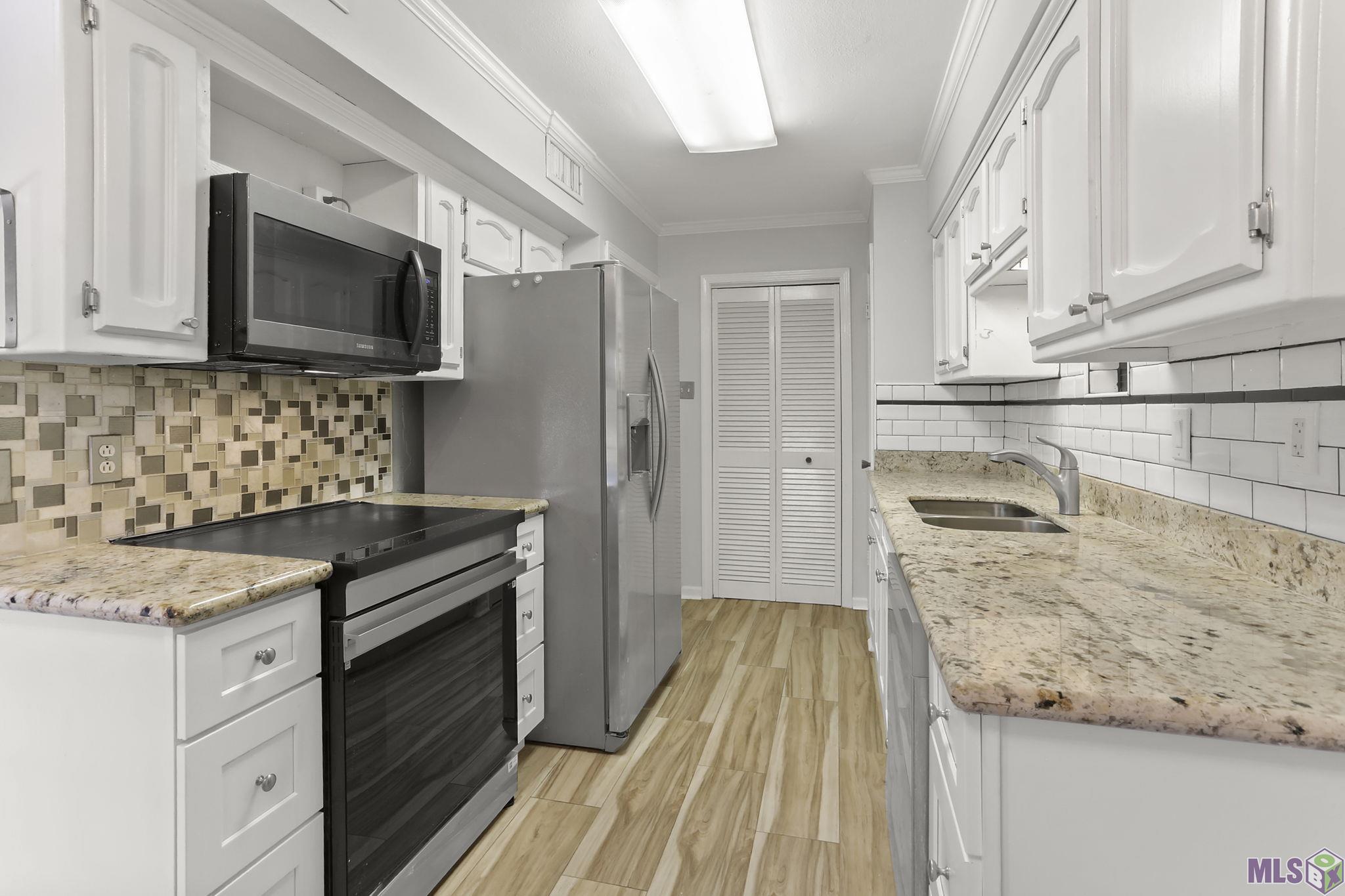 15581 7 Pines Avenue Baton Rouge, LA 70817 - Photo 3 of 19