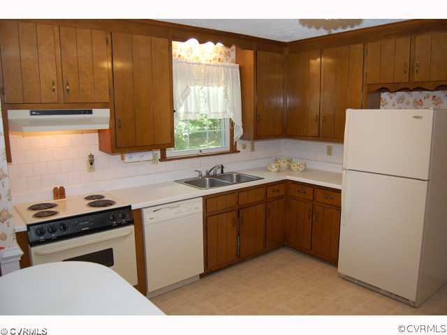 10252 Greglynn Road Richmond, VA 23236 - Photo 9 of 12 Kitchen