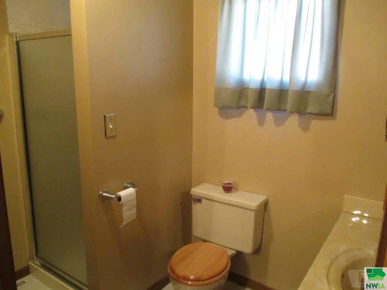 1009 8th Street Sheldon, IA 51201 - Photo 15 of 26 Gallery Image 15