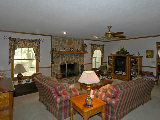 405 Maple Court Anderson, SC 29621 - Photo 3 of 14