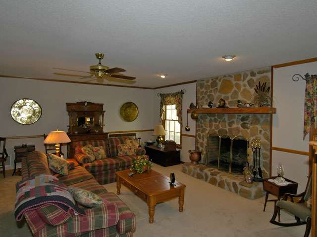 405 Maple Court Anderson, SC 29621 - Photo 4 of 14