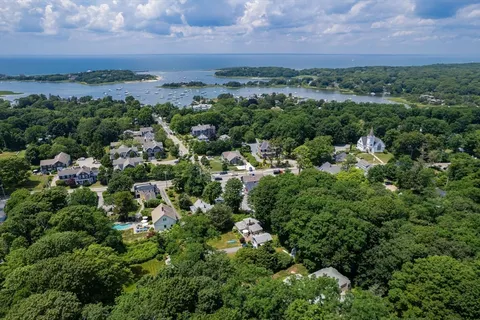$1,750,000 | 621 West Falmouth Highway, Falmouth, MA 02540