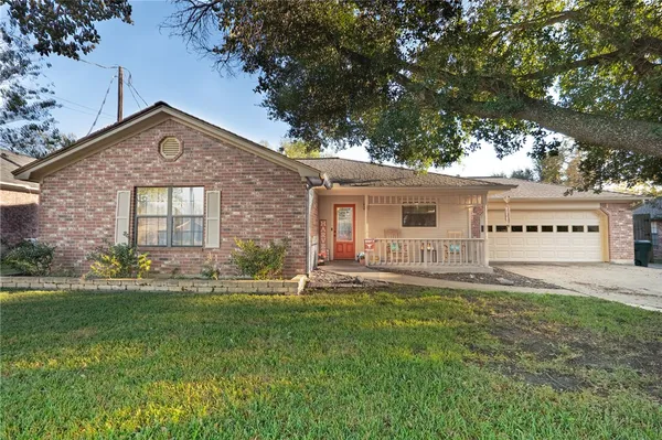 $329,500 | 106 North Hills Circle, Franklin, TX 77856