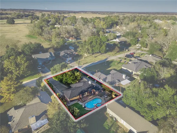 $329,500 | 106 North Hills Circle, Franklin, TX 77856